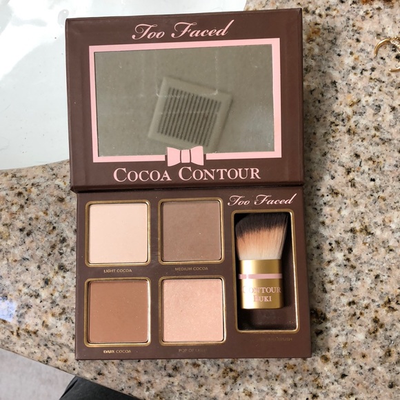 Make Up - Picture 2 of 3